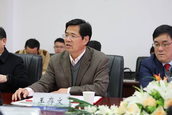 //news.lunlidianying.net/__local/8/A1/07/D1EC74C65E1BF1354892FCF6A5E_A23B90EE_2B3BB.jpg